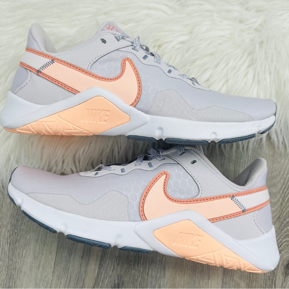 NWT Nike Legend Essential 2 Women’s Shoes - Picture 7 of 8